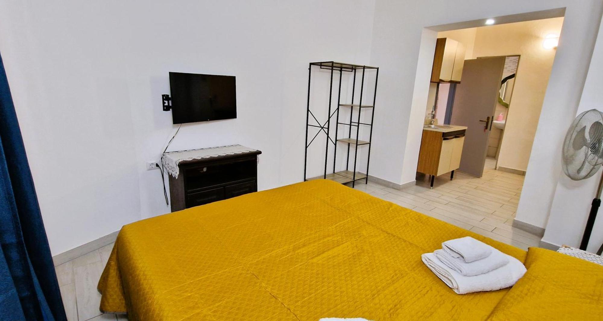 3 Mini Studios In ซินิสโกลา ภายนอก รูปภาพ