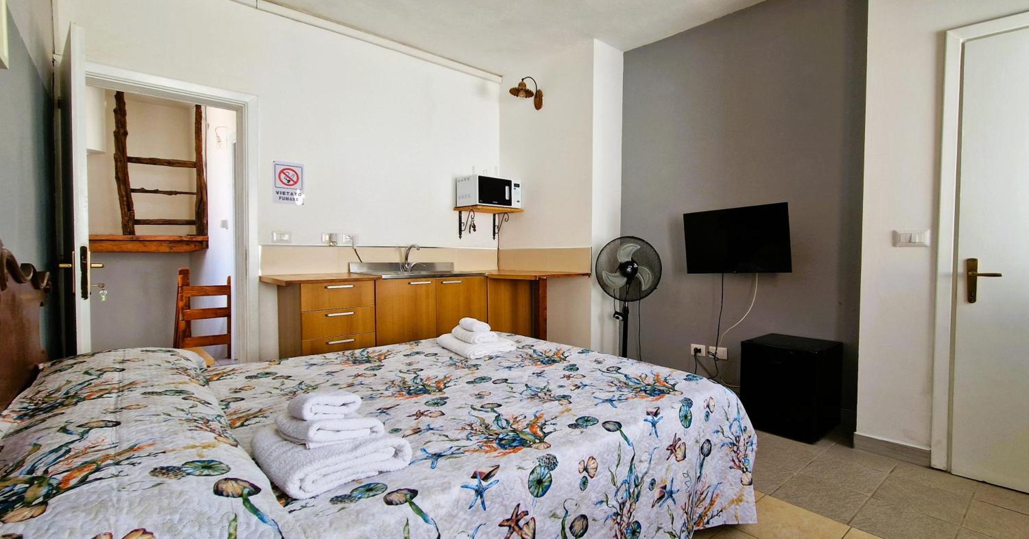 3 Mini Studios In ซินิสโกลา ภายนอก รูปภาพ